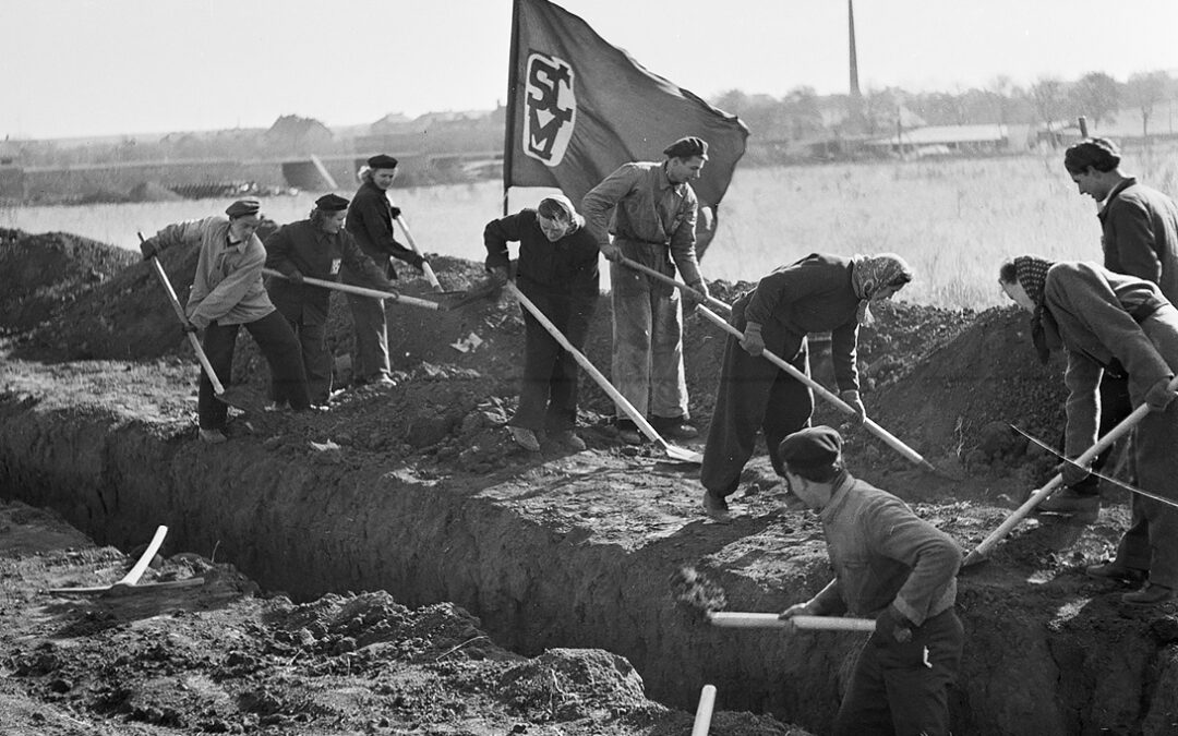 POKOUTNÍ KRUH PRÁCHEŇSKÉ VLASTIVĚDY – MLÁDEŽ JE NÁRODA SMĚLÝ PŘEDVOJ